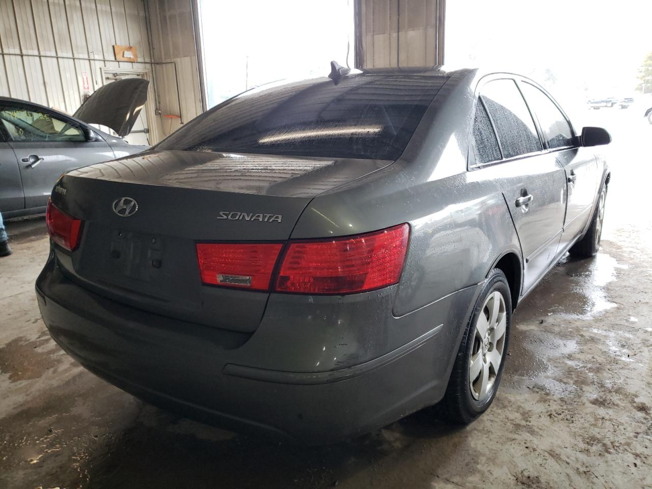 Photo 4 from auction – 2010 HYUNDAI SONATA GLS with VIN 5NPET4AC4AH645669