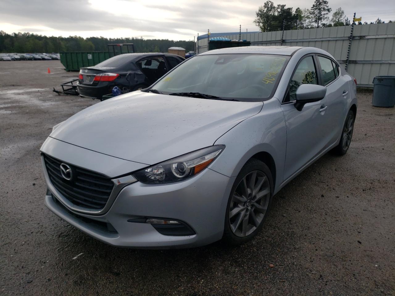 Photo 2 from auction – 2018 MAZDA 3 TOURING with VIN 3MZBN1V38JM214412