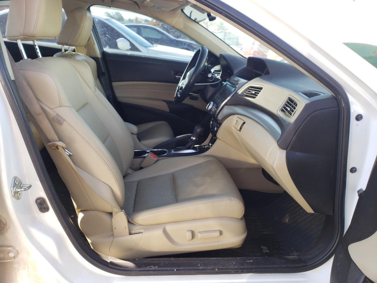 Photo 5 from auction – 2017 ACURA ILX PREMIU with VIN 19UDE2F76HA005715