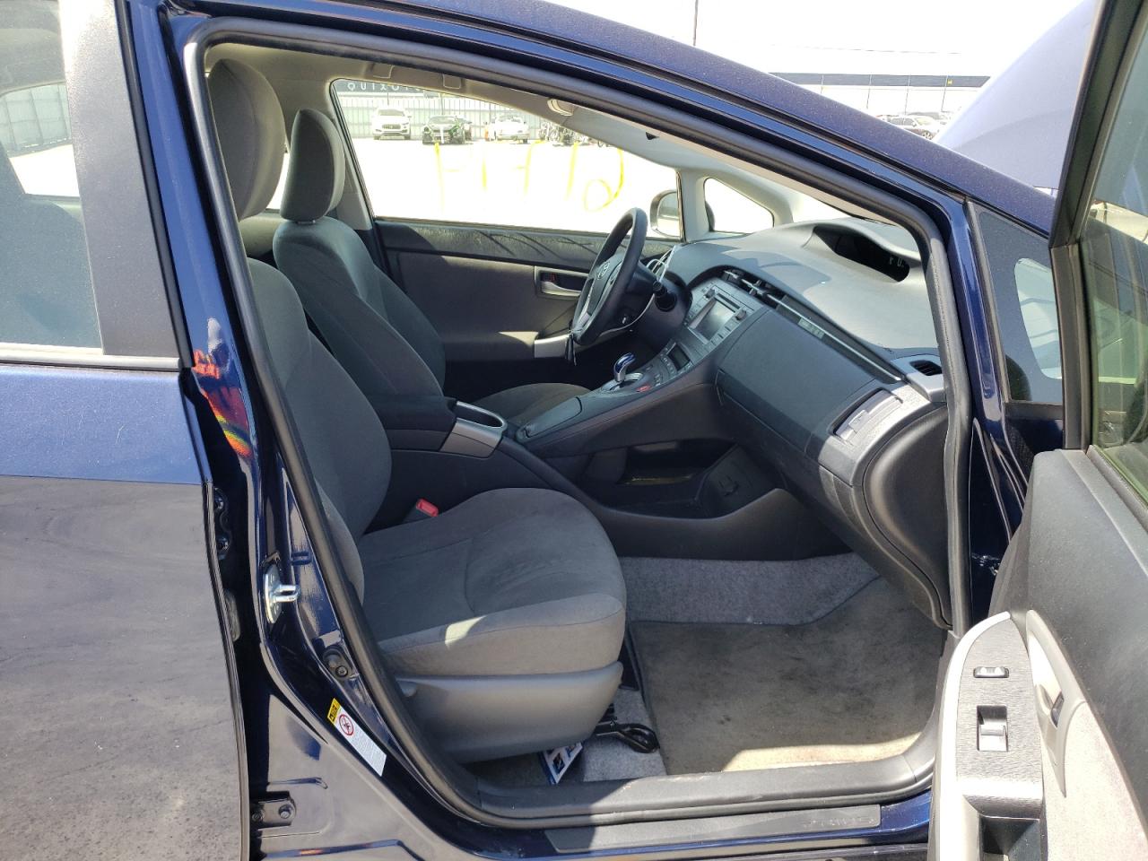 Photo 5 from auction – 2012 TOYOTA PRIUS with VIN JTDKN3DU3C1536223