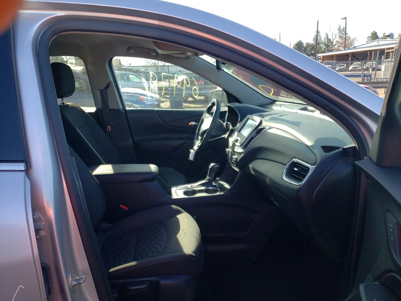 Photo 5 from auction – 2018 CHEVROLET EQUINOX LT with VIN 3GNAXSEV1JS627971