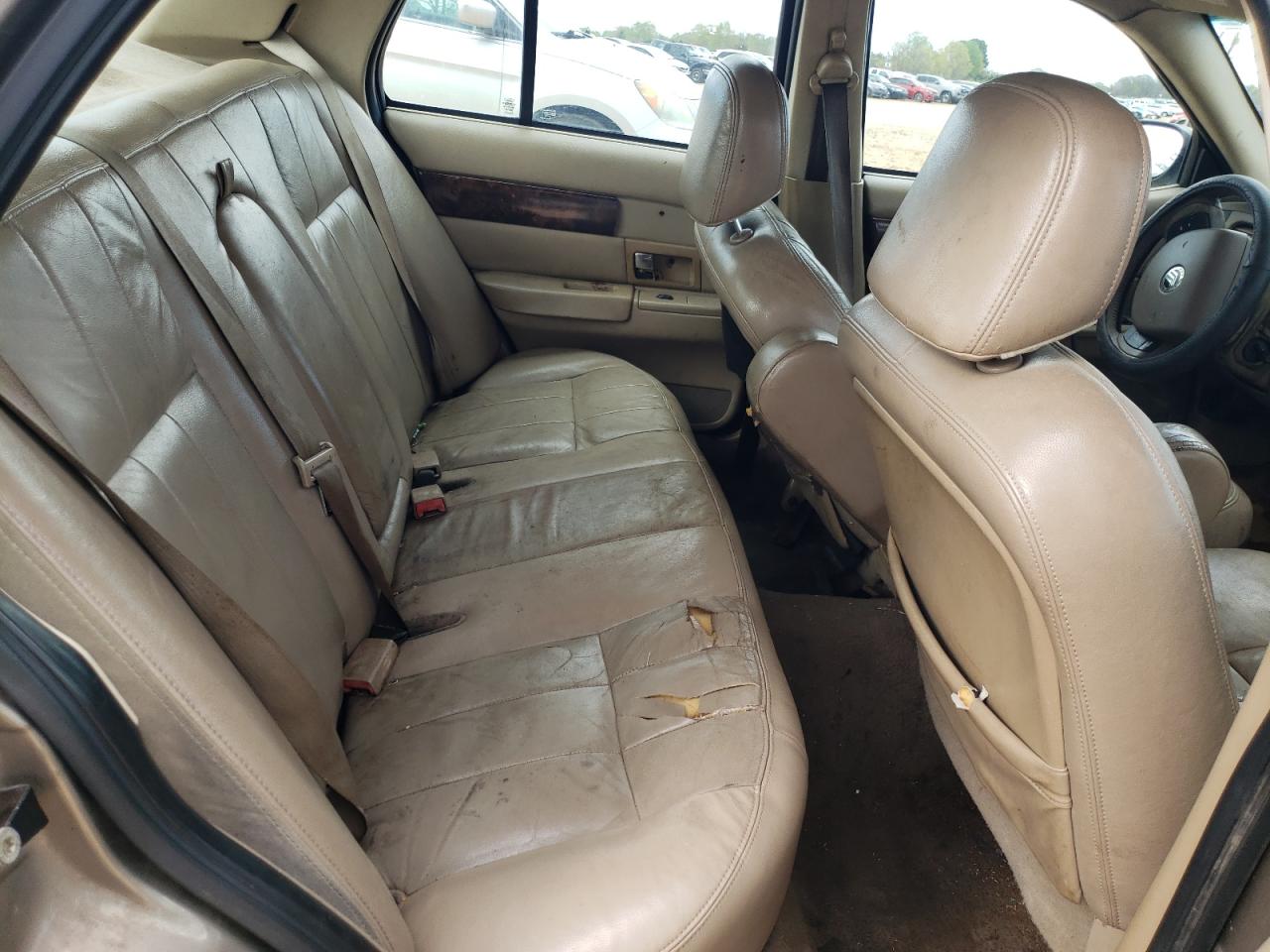 Photo 6 from auction – 2005 MERCURY GRAND MARQ with VIN 2MEFM75W35X650291
