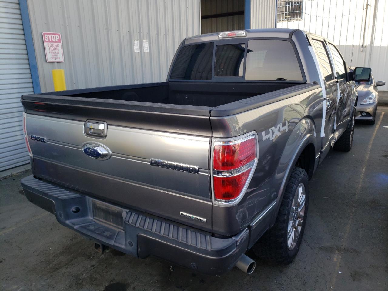 Photo 4 from auction – 2011 FORD F150 SUPER with VIN 1FTFW1EF7BFA44525