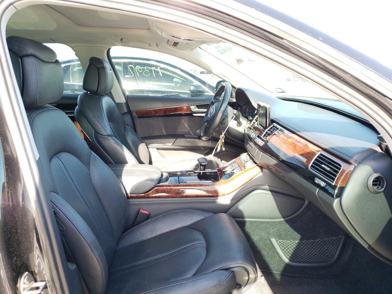 Photo 5 from auction – 2014 AUDI A8 L QUATT with VIN WAUR2AFD5EN002786