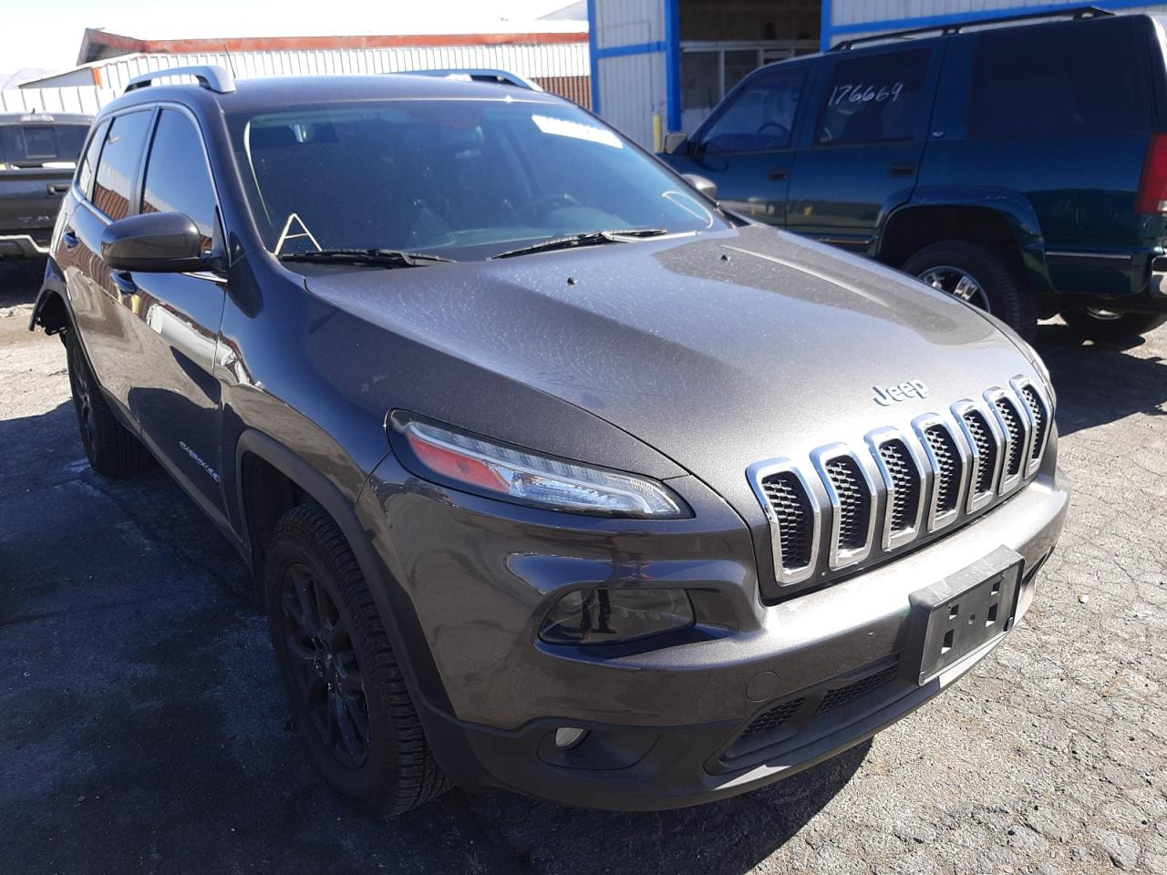 JEEP CHEROKEE L 2015 with VIN 1C4PJMCS3FW511689 - Photo from auction