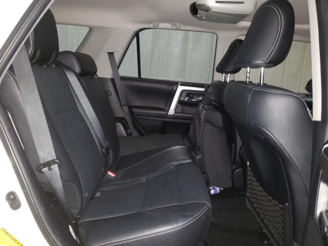 Photo 6 from auction – 2017 TOYOTA 4RUNNER SR with VIN JTEBU5JR2H5431473