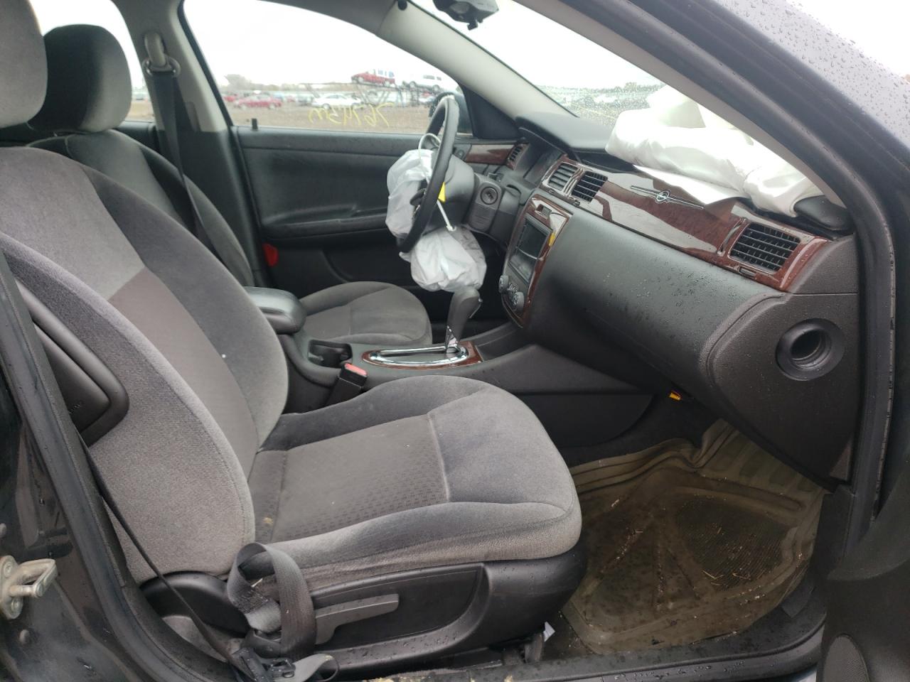 Photo 5 from auction – 2010 CHEVROLET IMPALA LS with VIN 2G1WA5EK0A1236709