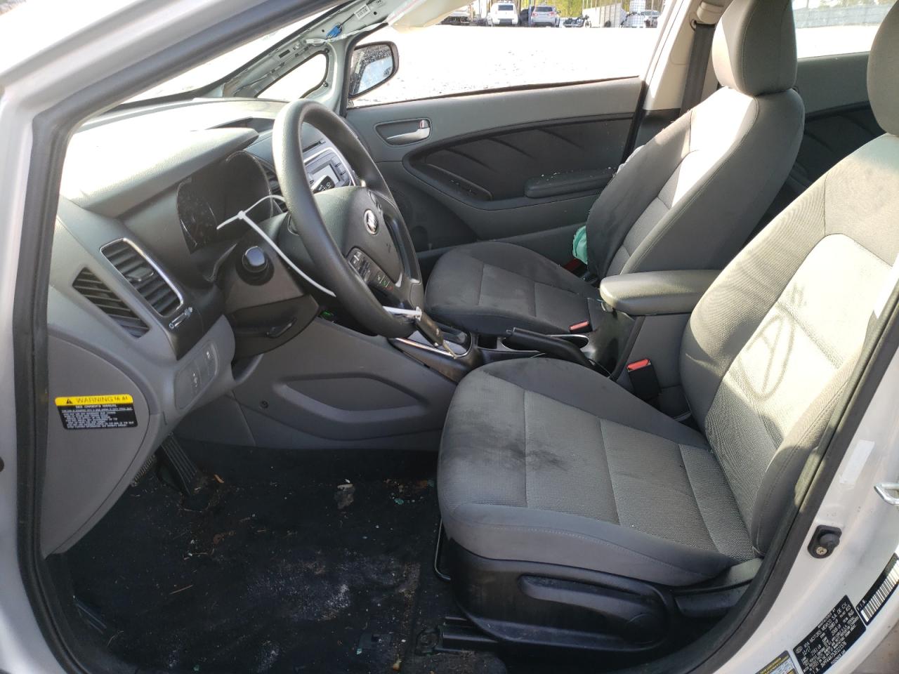 Photo 5 from auction – 2018 KIA FORTE LX with VIN 3KPFK4A75JE221576