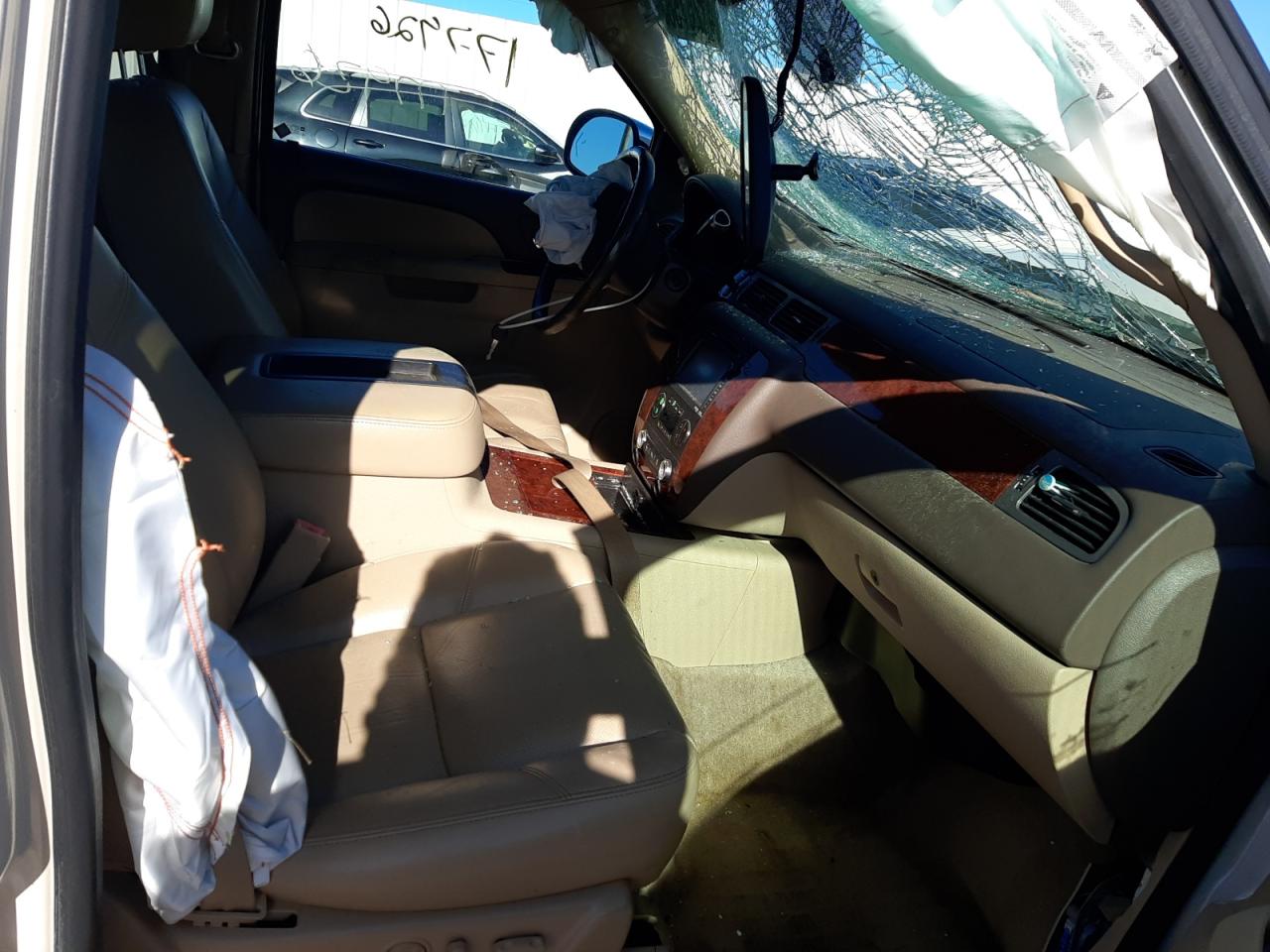 Photo 5 from auction – 2012 CHEVROLET SUBURBAN C with VIN 1GNSCKE06CR311606