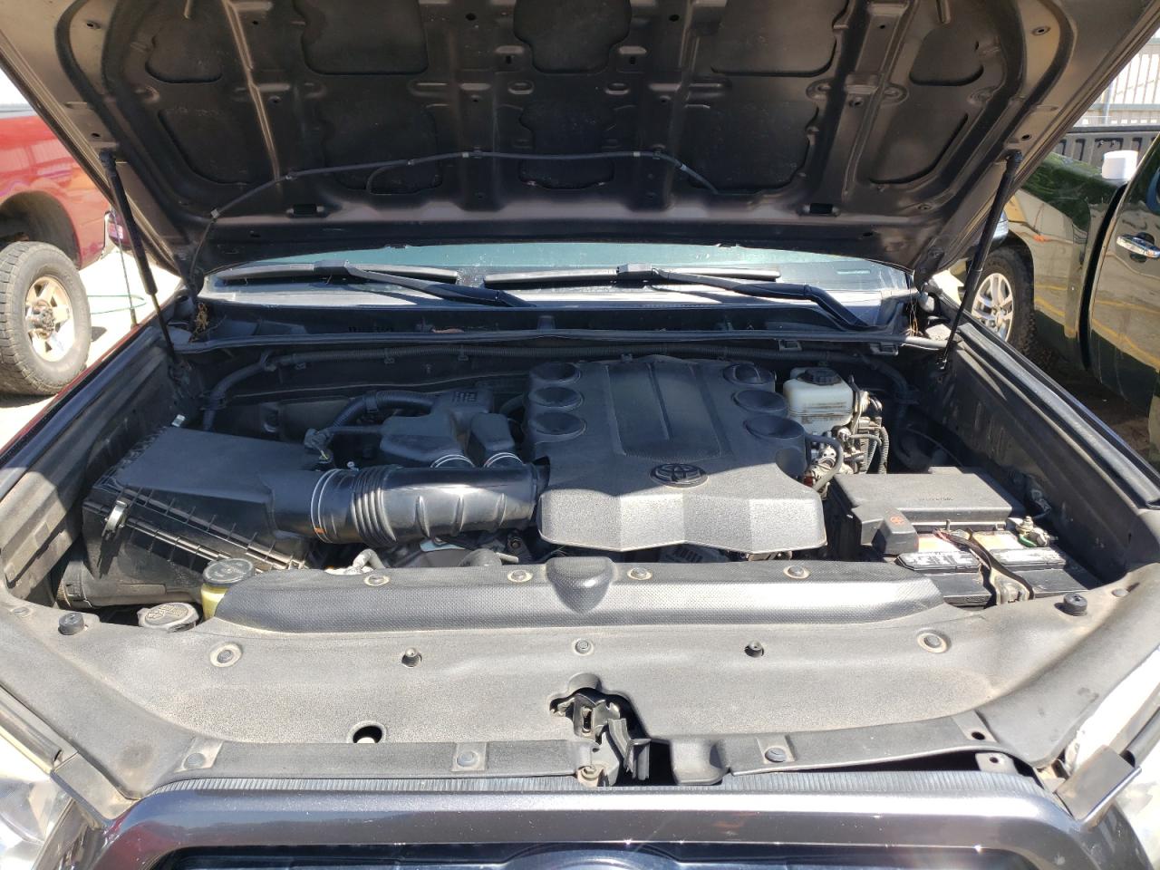 Photo 7 from auction – 2011 TOYOTA 4RUNNER SR with VIN JTEZU5JR8B5027678