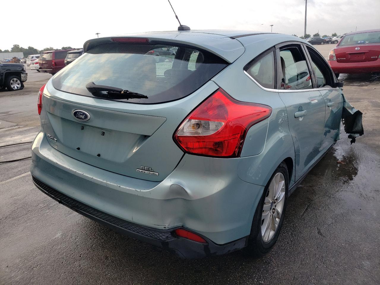 Photo 4 from auction – 2012 FORD FOCUS SEL with VIN 1FAHP3M27CL408161