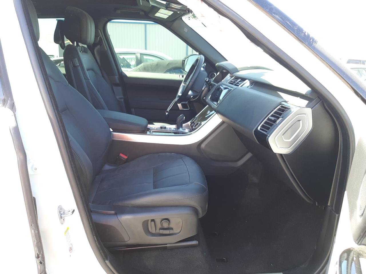 Photo 5 from auction – 2022 LAND ROVER RANGE ROVE with VIN SALWR2SUXNA202236