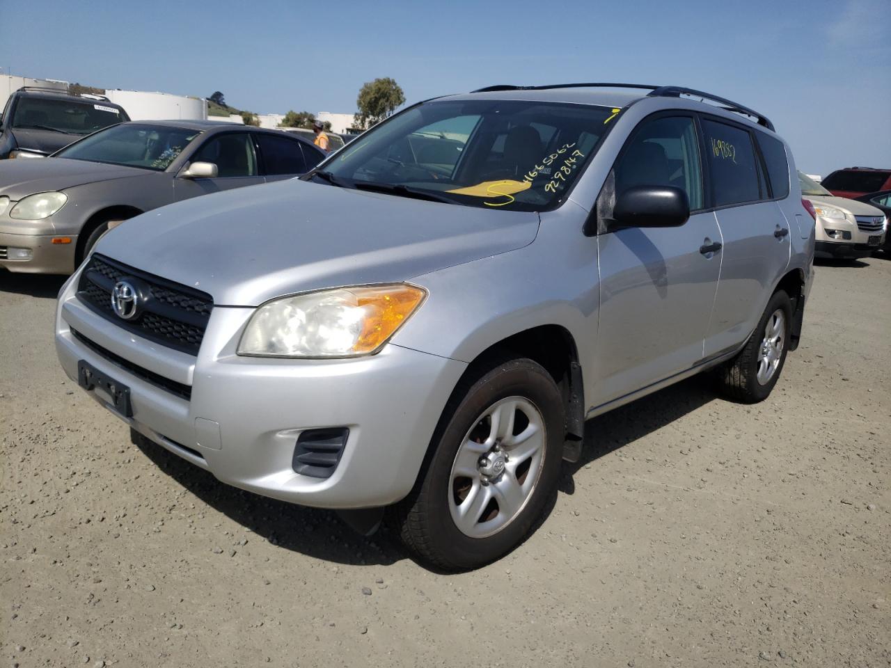 Photo 2 from auction – 2009 TOYOTA RAV4 with VIN JTMBF35V995006585