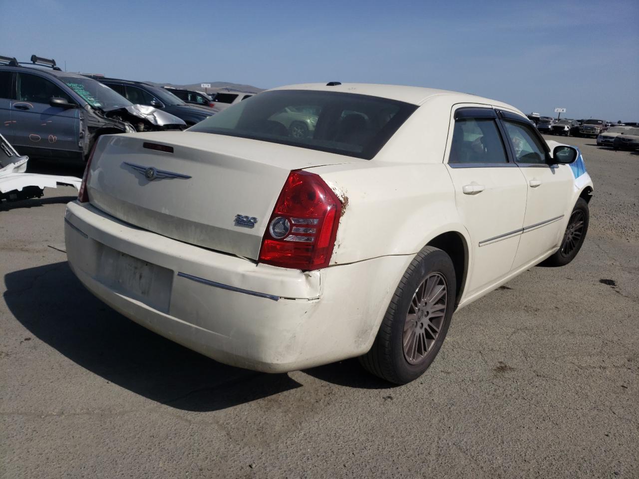 Photo 4 from auction – 2009 CHRYSLER 300 TOURIN with VIN 2C3KA53V89H632218
