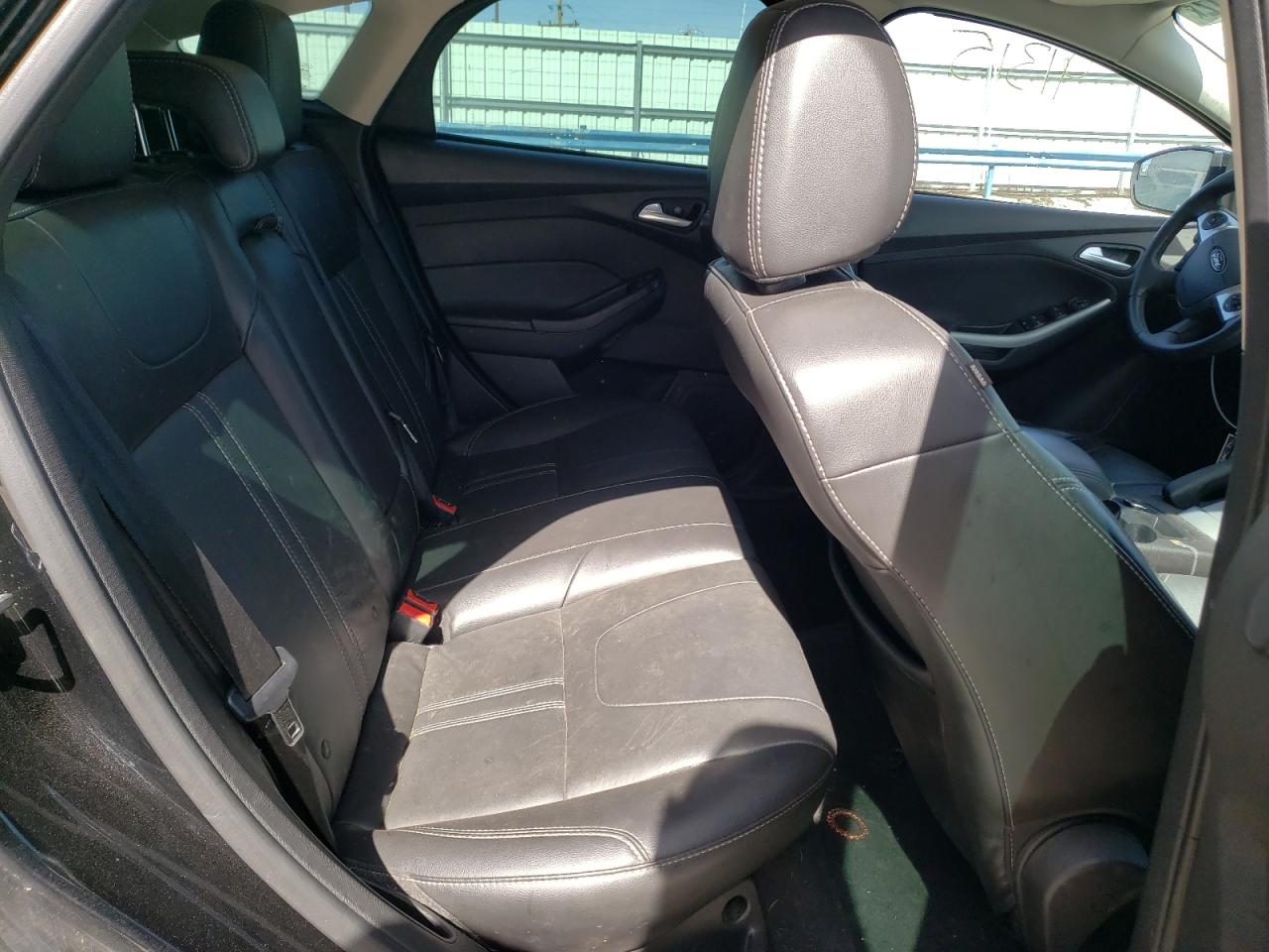 Photo 6 from auction – 2014 FORD FOCUS SE with VIN 1FADP3K20EL420897