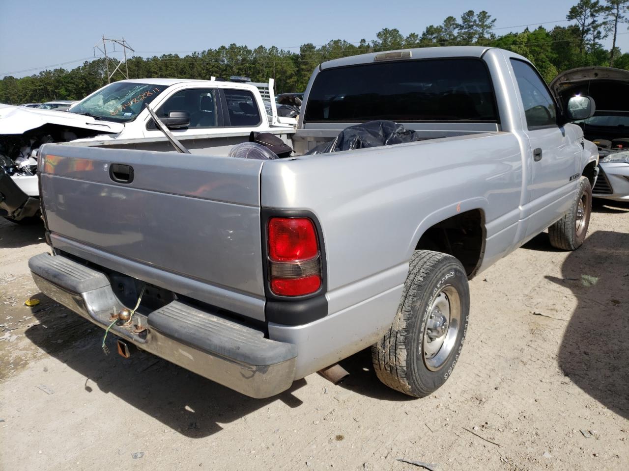 Photo 4 from auction – 2000 DODGE RAM 1500 with VIN 1B7HC16X4YS626753