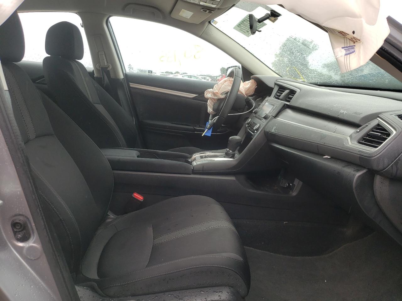 Photo 5 from auction – 2017 HONDA CIVIC LX with VIN 19XFC2F55HE068863