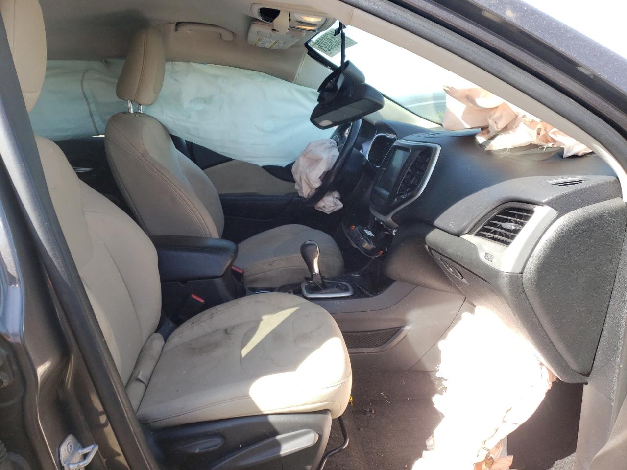 Photo 5 from auction – 2015 JEEP CHEROKEE L with VIN 1C4PJMCS4FW512883