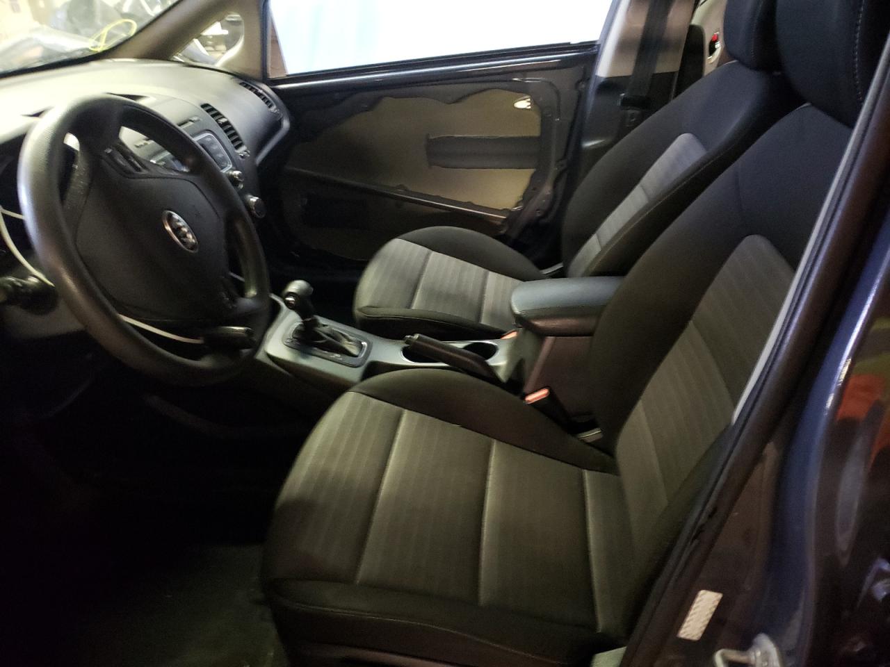 Photo 5 from auction – 2016 KIA FORTE LX with VIN KNAFK5A80G5656246