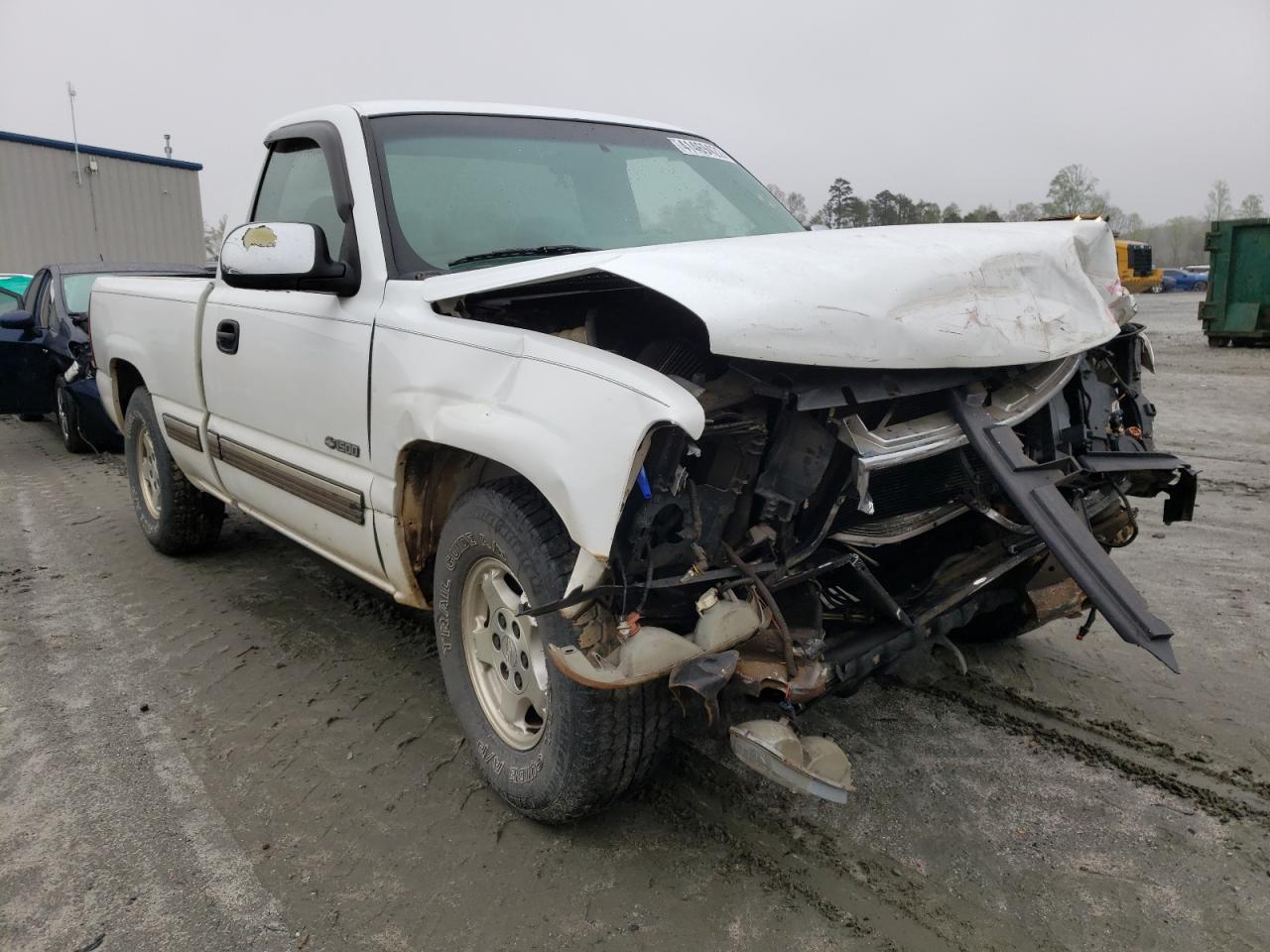 CHEVROLET SILVERADO 2000 with VIN 1GCEC14T9YZ283769 - Photo from auction