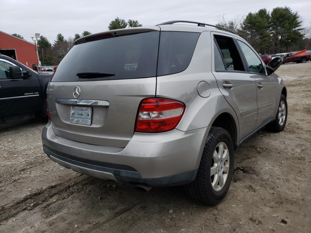 Photo 4 from auction – 2006 MERCEDES-BENZ ML 350 with VIN 4JGBB86E76A021009
