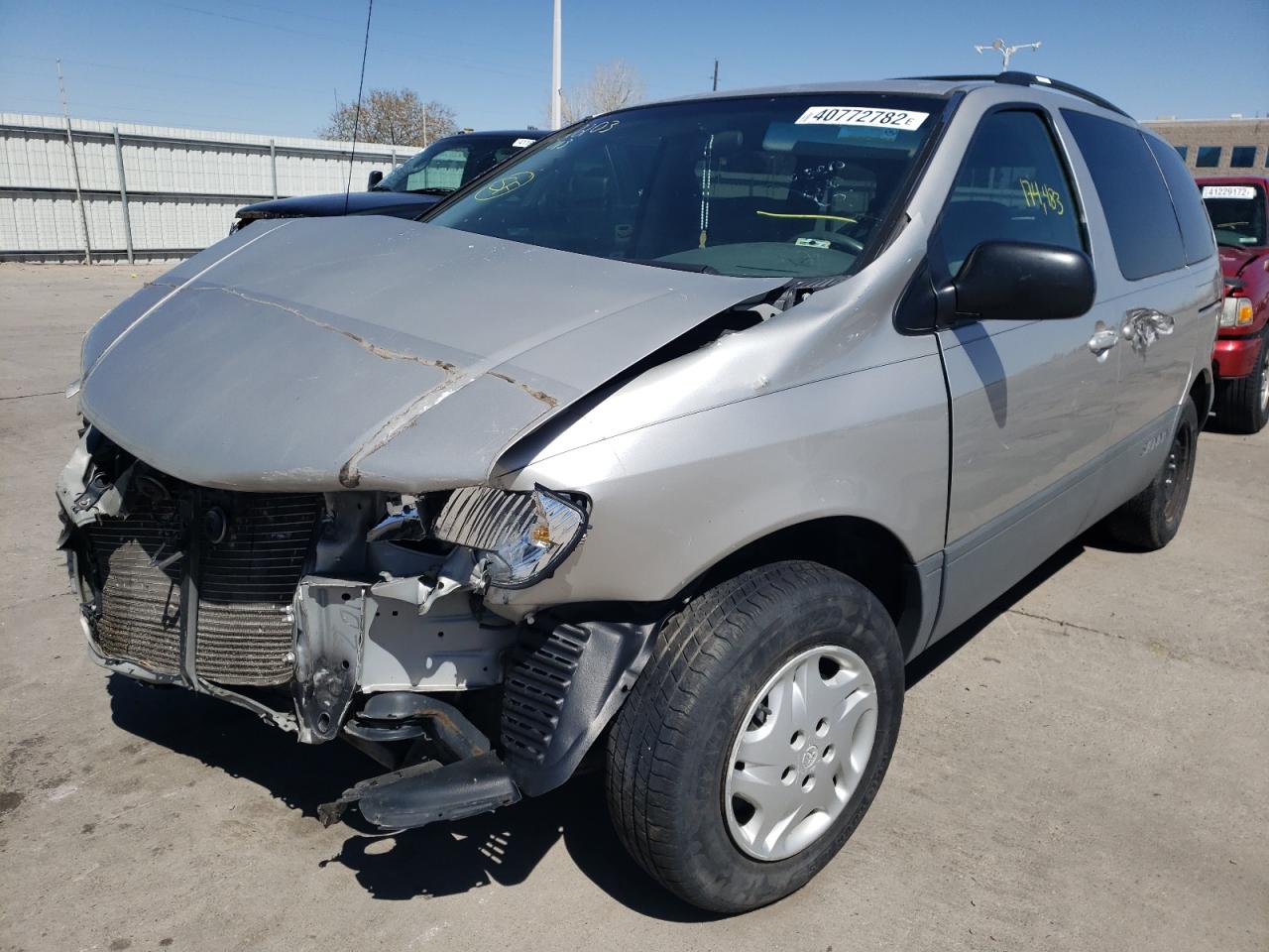 Photo 2 from auction – 2002 TOYOTA SIENNA CE with VIN 4T3ZF19C32U489114
