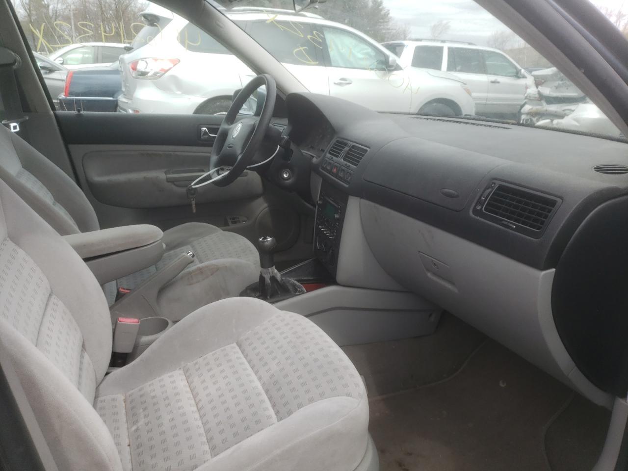 Photo 5 from auction – 2003 VOLKSWAGEN JETTA with VIN 3VWSK69M93M120647