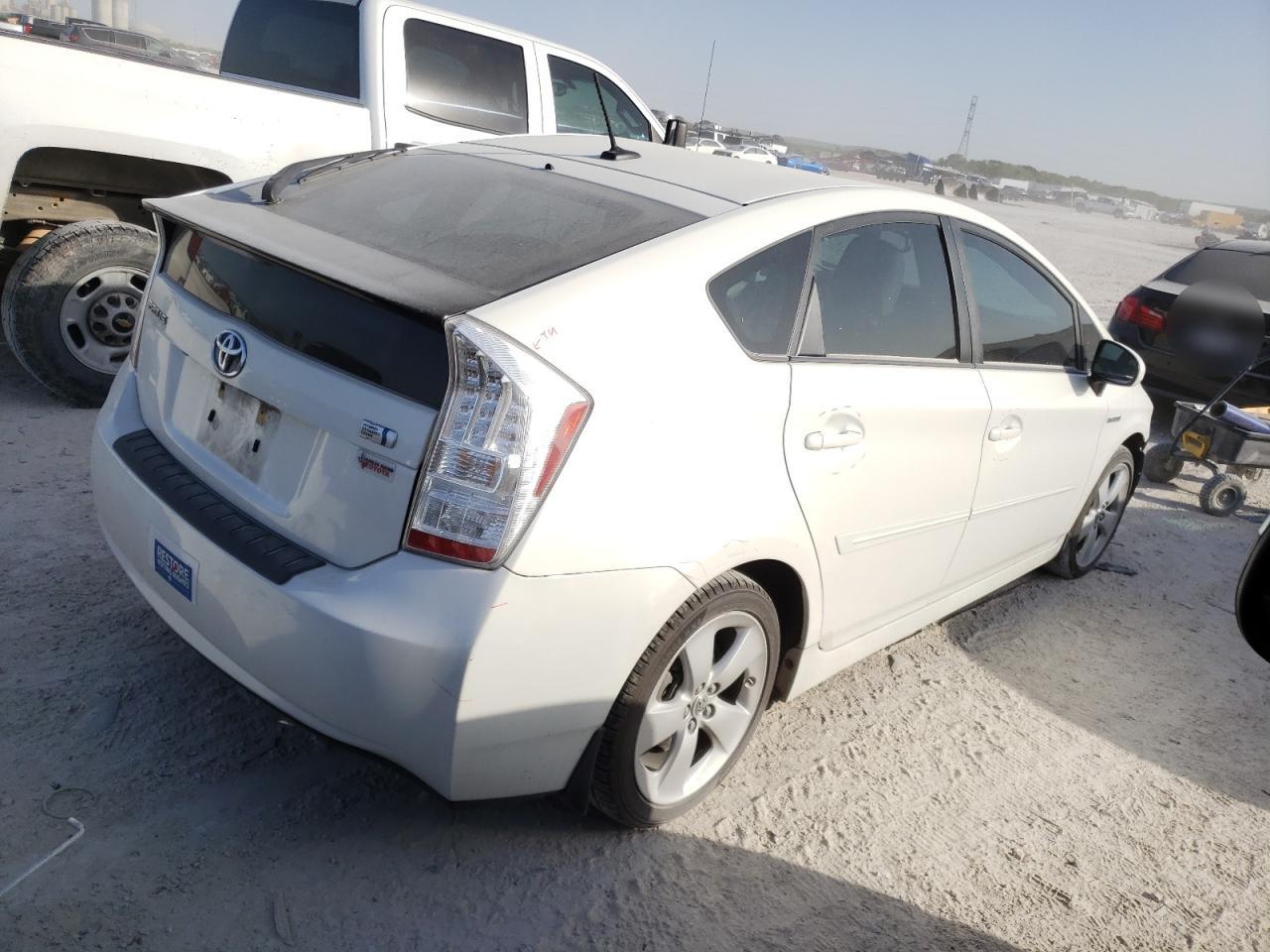 Photo 4 from auction – 2011 TOYOTA PRIUS with VIN JTDKN3DU6B5327419