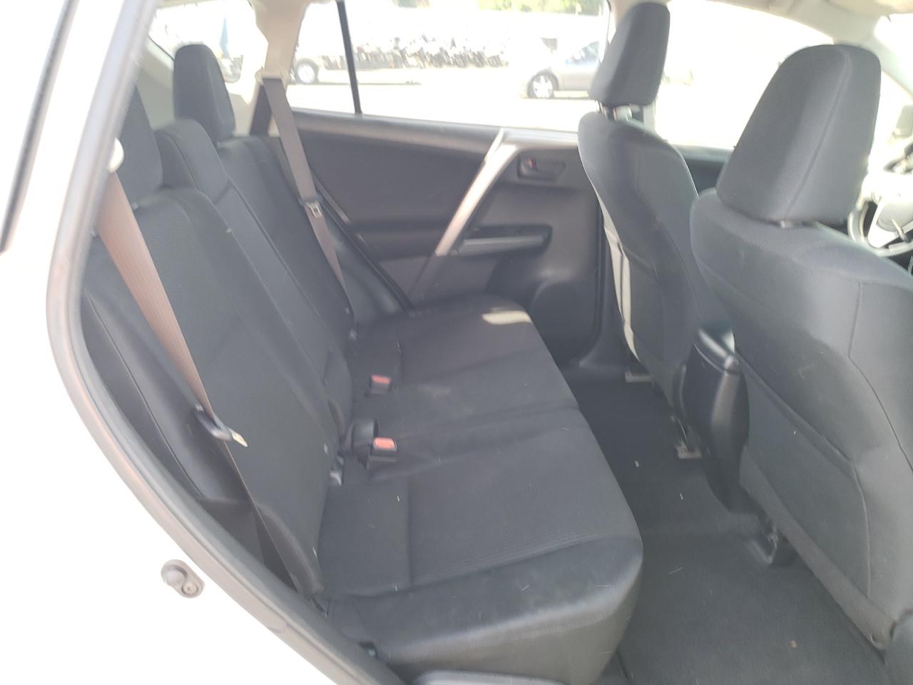 Photo 6 from auction – 2016 TOYOTA RAV4 LE with VIN JTMZFREV2GJ068464