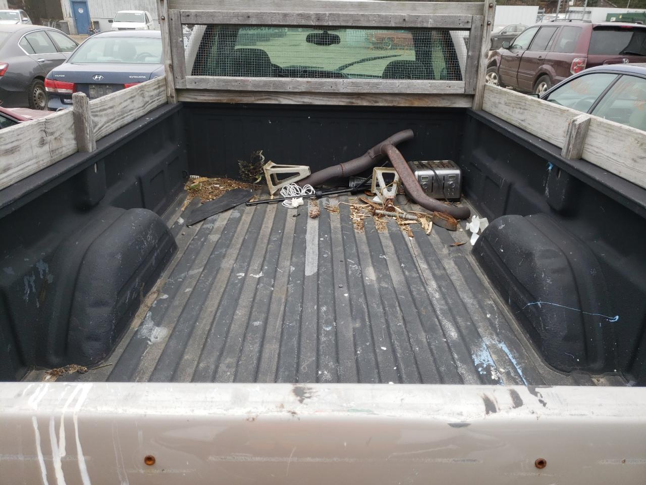 Photo 6 from auction – 2004 CHEVROLET SILVERADO with VIN 1GCEK14T54E186167