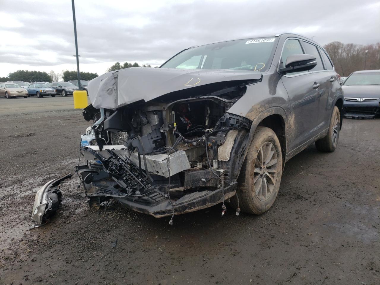 Foto 2 de la subasta – 2018 TOYOTA HIGHLANDER con VIN 5TDJZRFH8JS909937