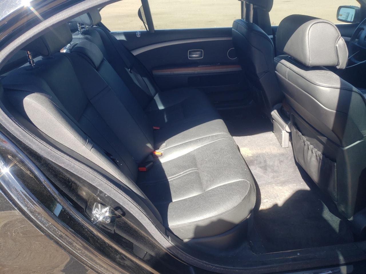 Photo 6 from auction – 2007 BMW 750 with VIN WBAHN83557DT73612