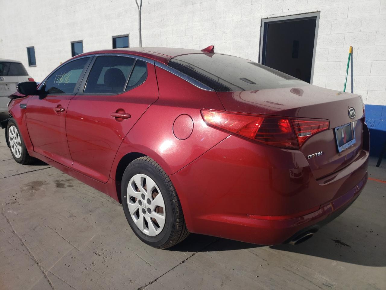 Photo 3 from auction – 2011 KIA OPTIMA LX with VIN KNAGM4A73B5066700