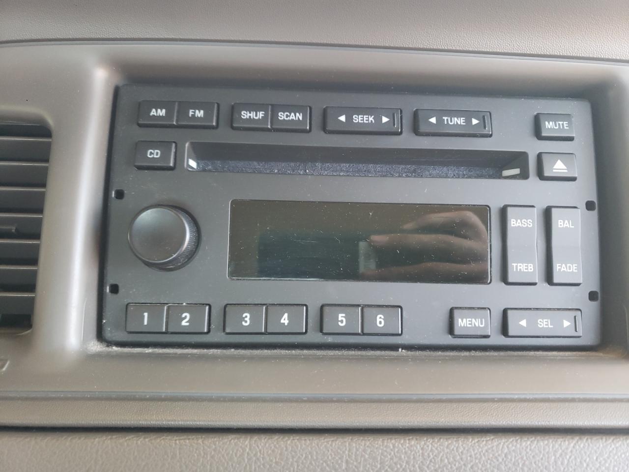 Photo 9 from auction – 2008 MERCURY GRAN MARQ with VIN 2MEFM74V18X614791