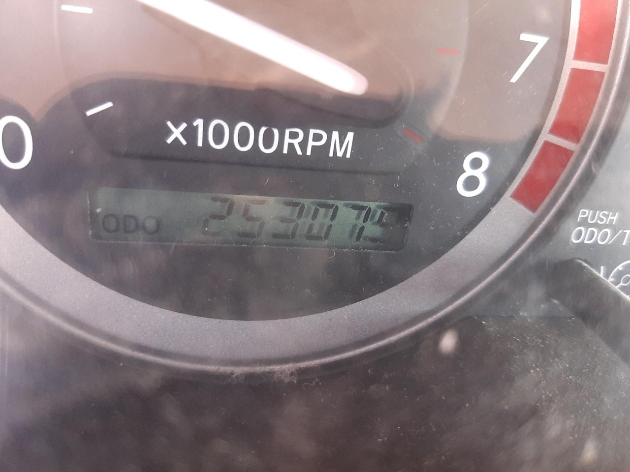 Photo 8 from auction – 2004 TOYOTA SIENNA CE with VIN 5TDZA23C54S048781
