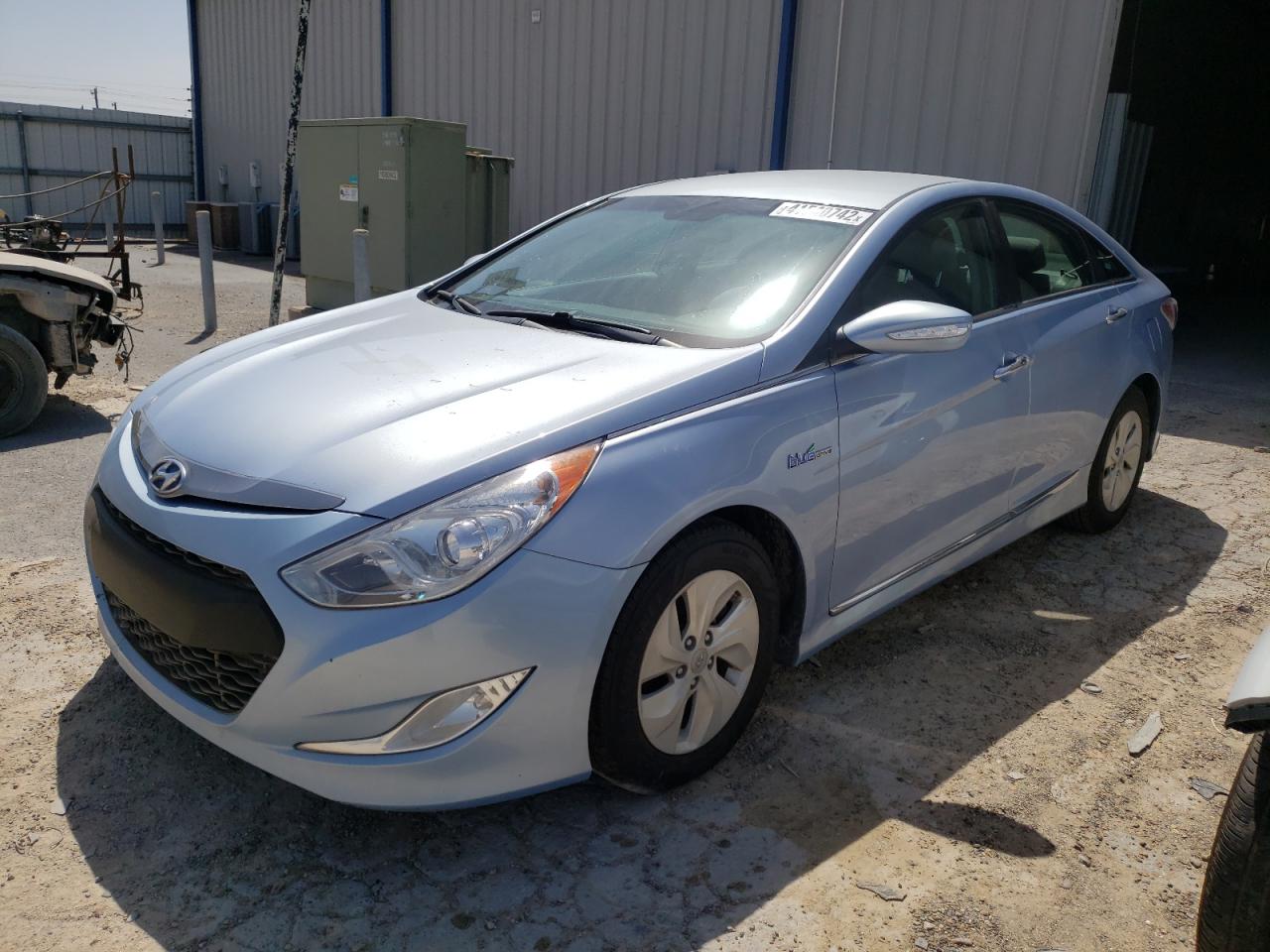 Photo 2 from auction – 2015 HYUNDAI SONATA HYB with VIN KMHEC4A49FA133702