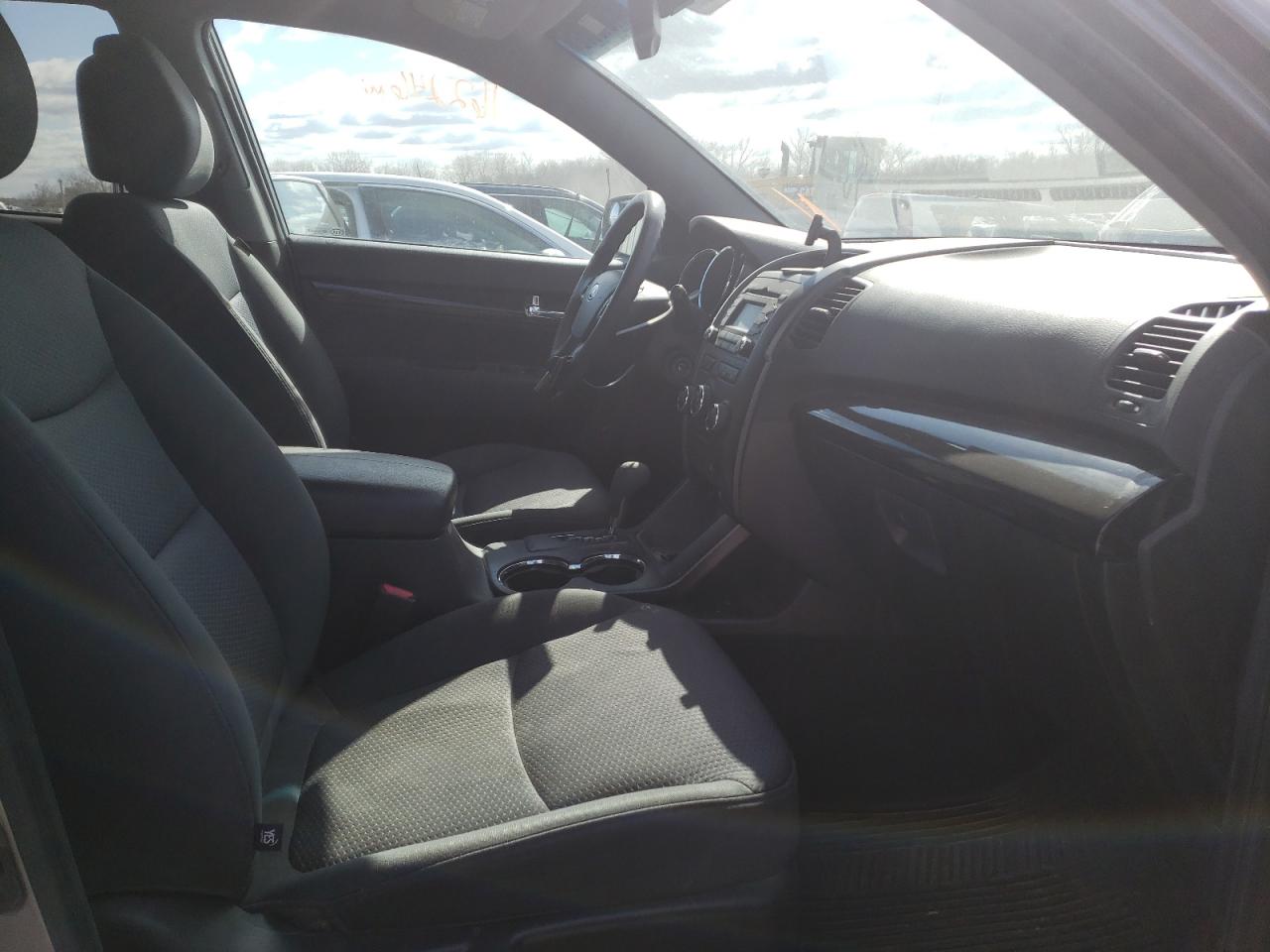 Photo 5 from auction – 2012 KIA SORENTO BA with VIN 5XYKTCA64CG215352