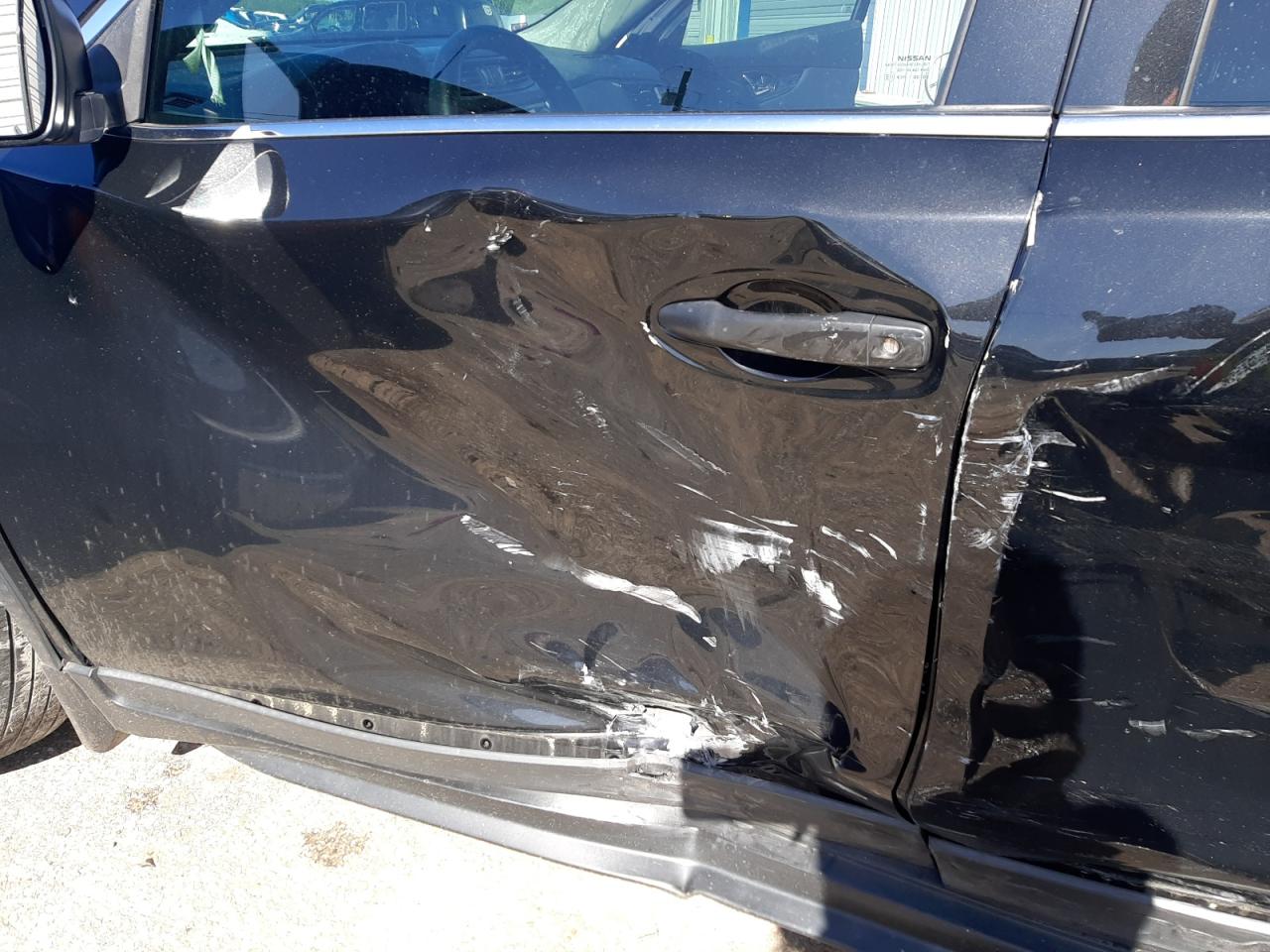 Photo 10 from auction – 2017 NISSAN ROGUE S with VIN KNMAT2MT1HP597819