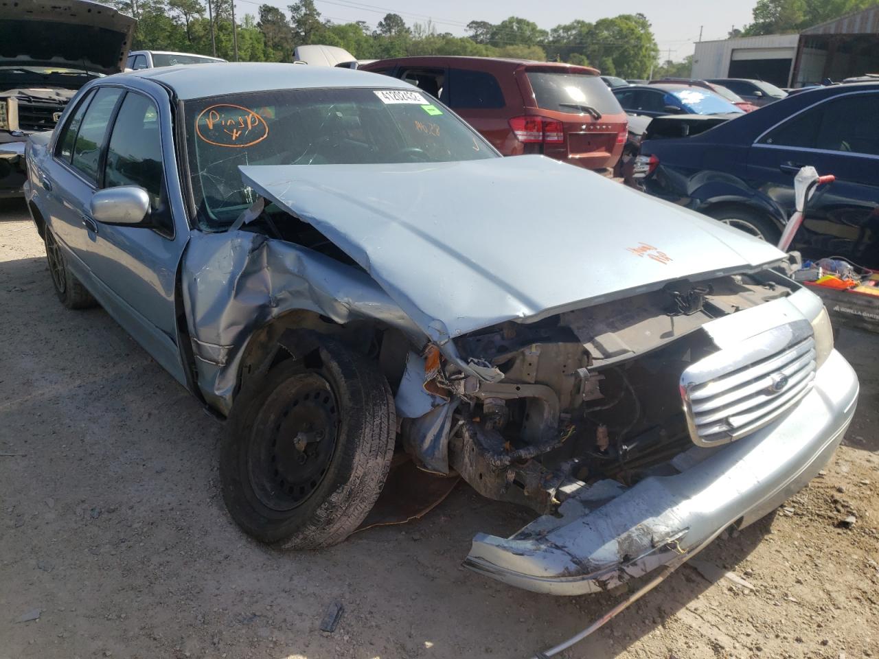 FORD CROWN VICT 2002 with VIN 2FAFP73W02X111592 - Photo from auction