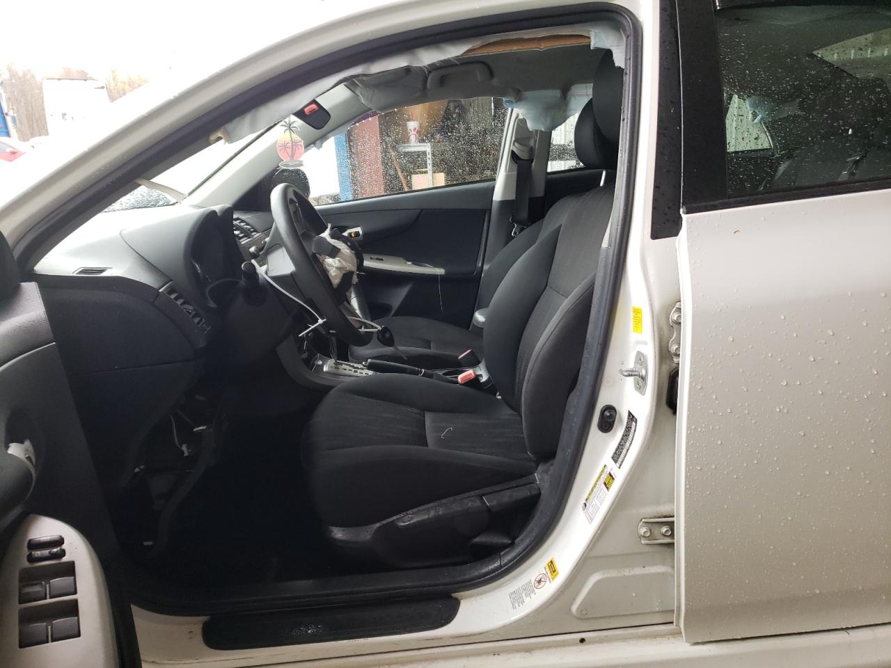 Photo 5 from auction – 2011 TOYOTA CAROLLA with VIN 2T1BU4EE2BC585388