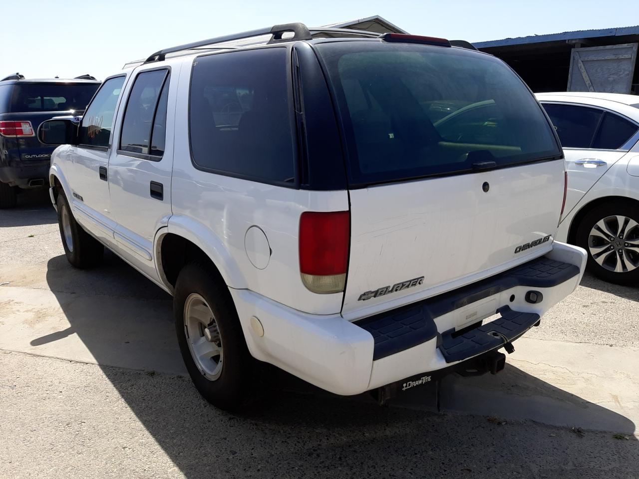 Photo 3 from auction – 2002 CHEVROLET BLAZER with VIN 1GNCS13W42K140726