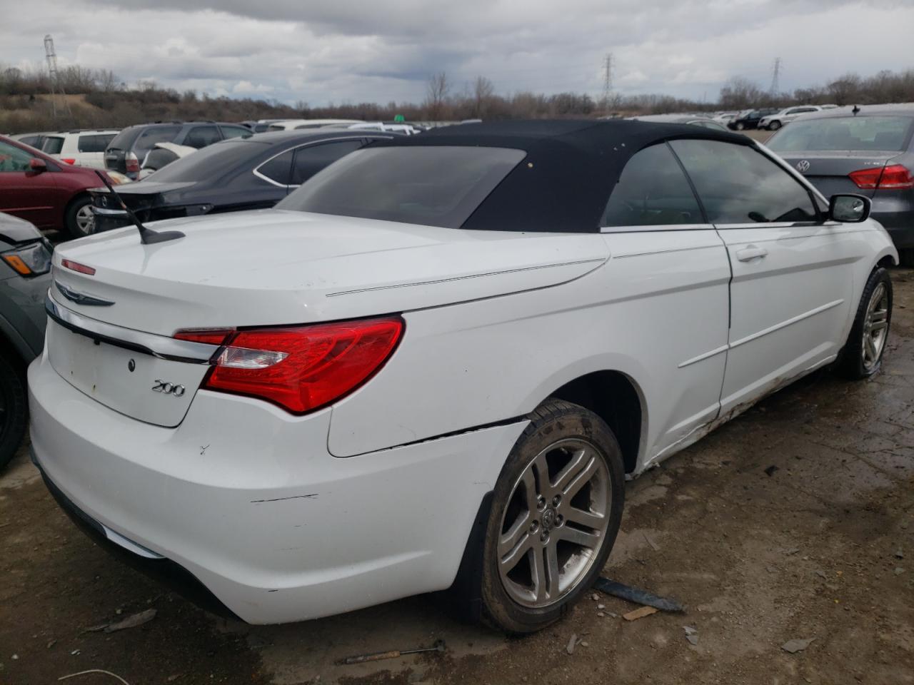Photo 4 from auction – 2014 CHRYSLER 200 TOURIN with VIN 1C3BCBEGXEN131176