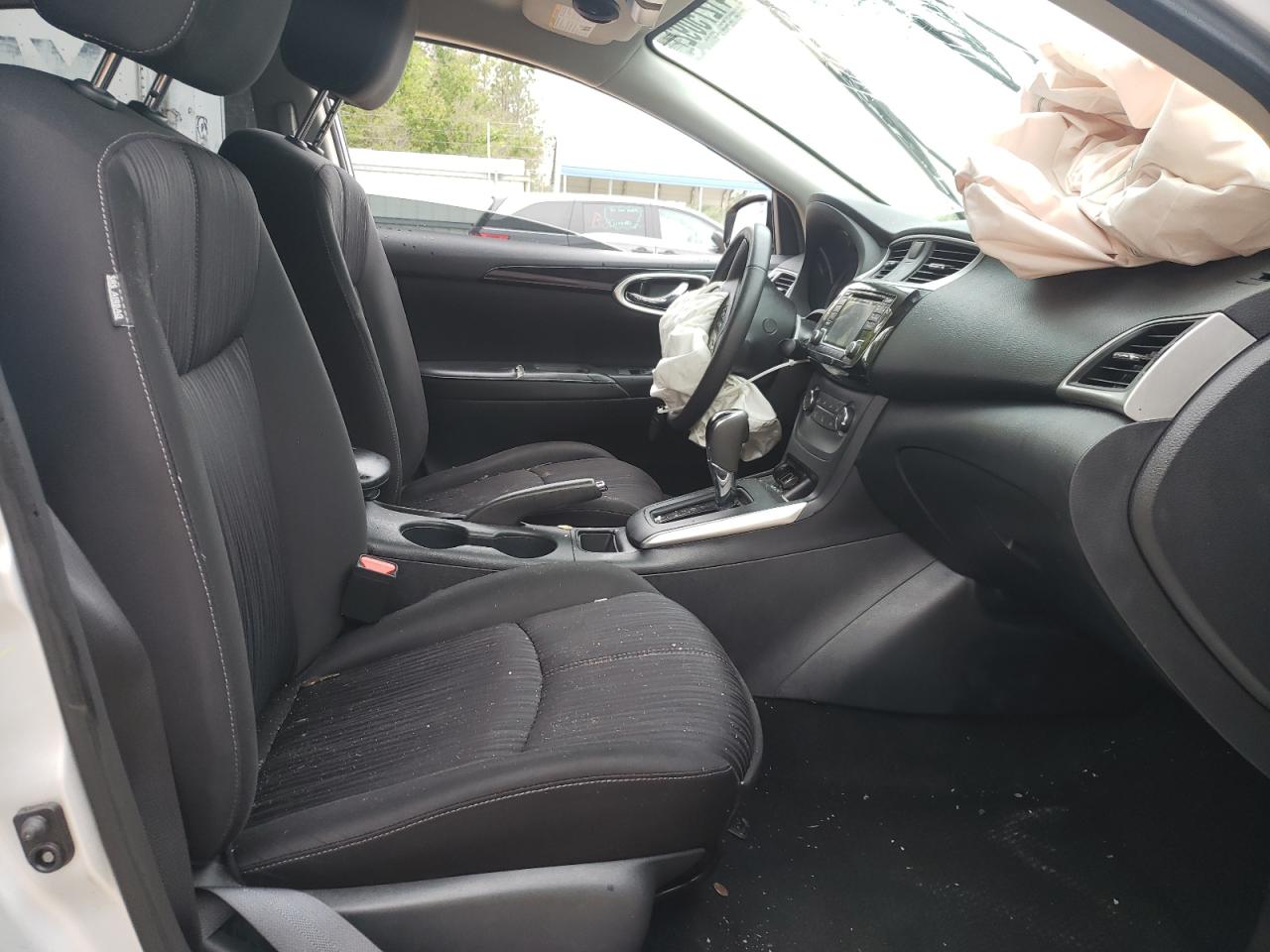 Photo 5 from auction – 2017 NISSAN SENTRA S with VIN 3N1AB7AP3HL681517