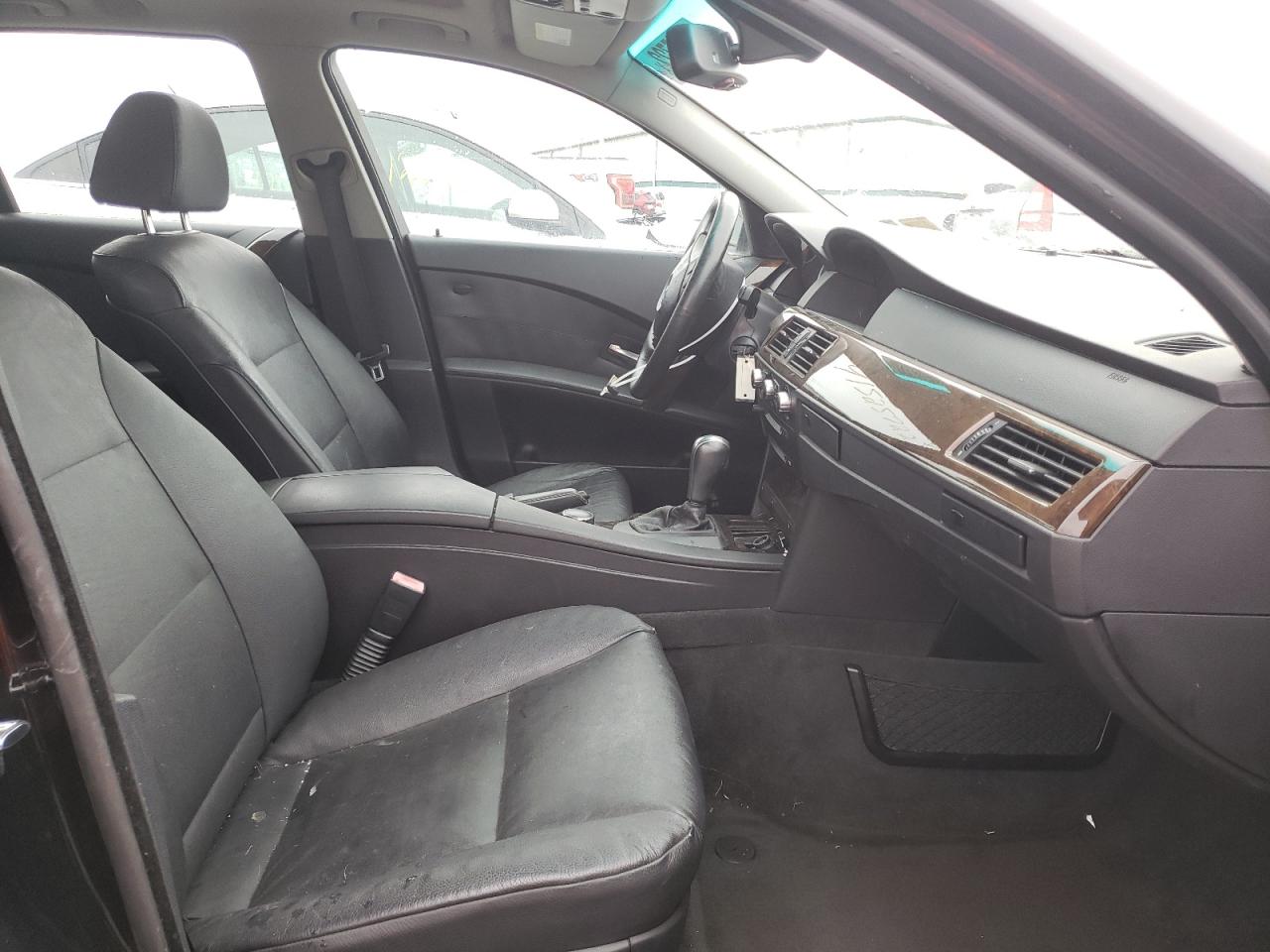Photo 5 from auction – 2007 BMW 530 XIT with VIN WBANN73567CN04016