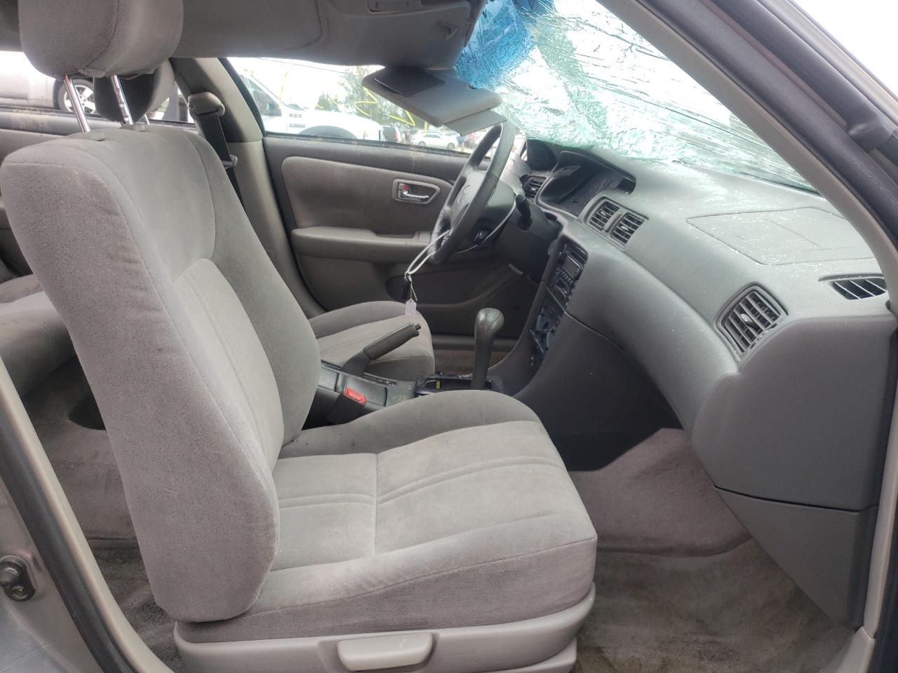 Photo 5 from auction – 2001 TOYOTA CAMRY CE with VIN JT2BF22K210295792