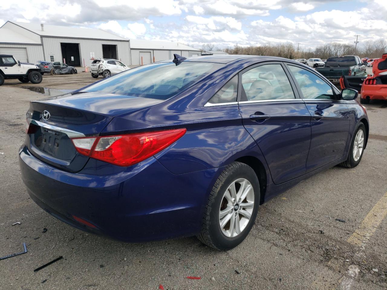 Photo 4 from auction – 2012 HYUNDAI SONATA GLS with VIN 5NPEB4AC2CH491341