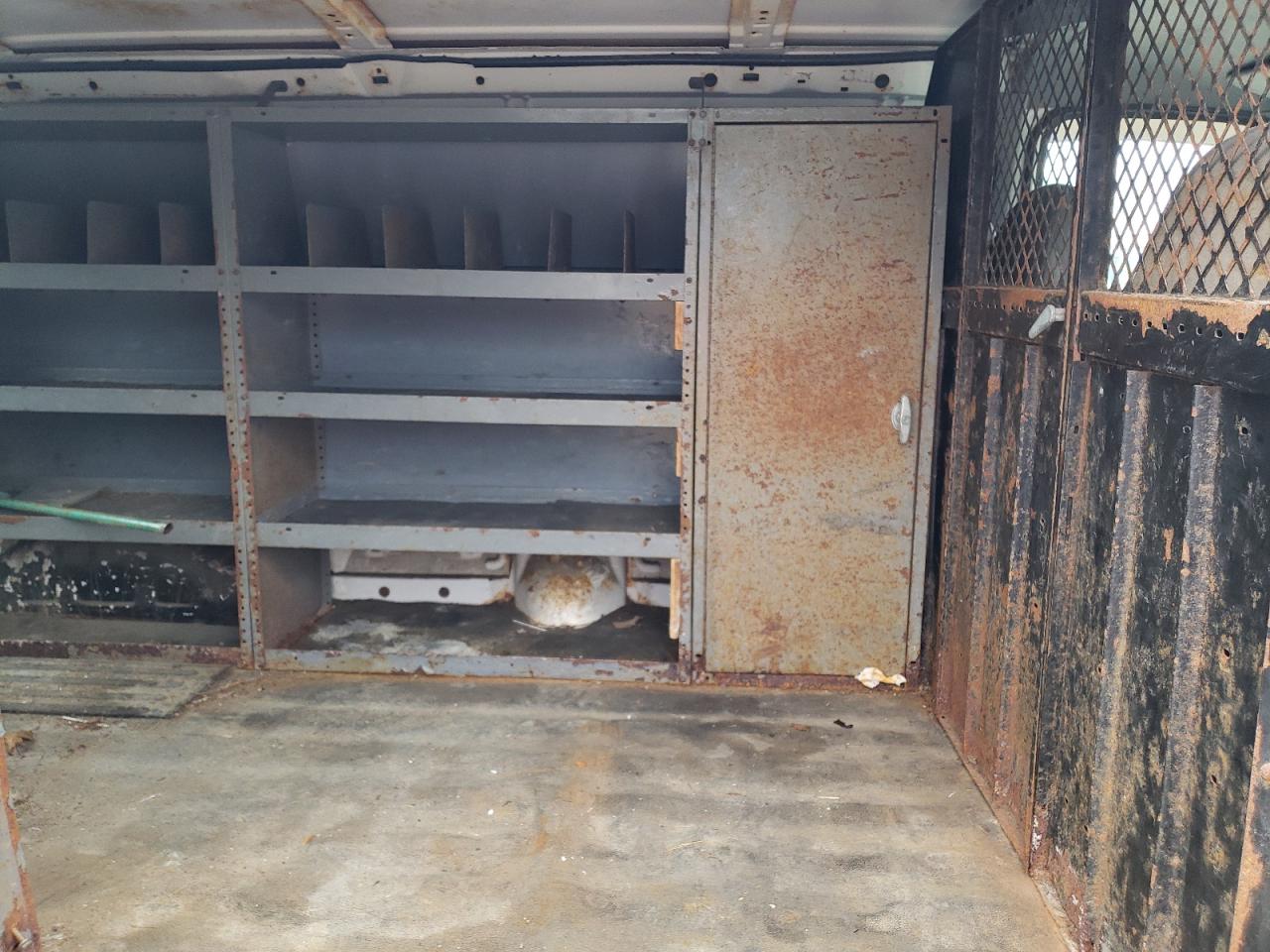 Photo 6 from auction – 2000 FORD ECONOLINE with VIN 1FTRE14W2YHA09356