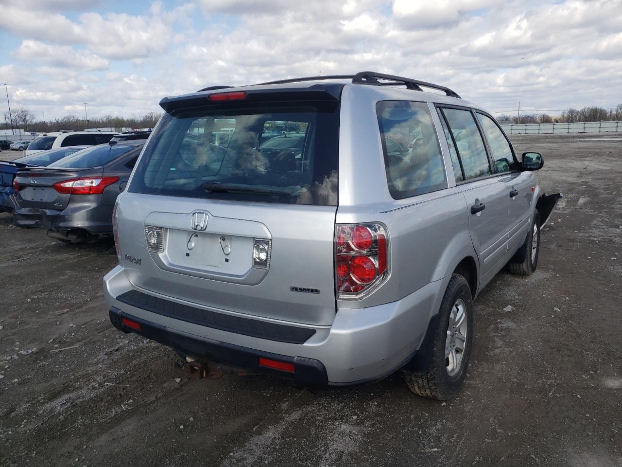Photo 4 from auction – 2006 HONDA PILOT LX with VIN 5FNYF18156B016368