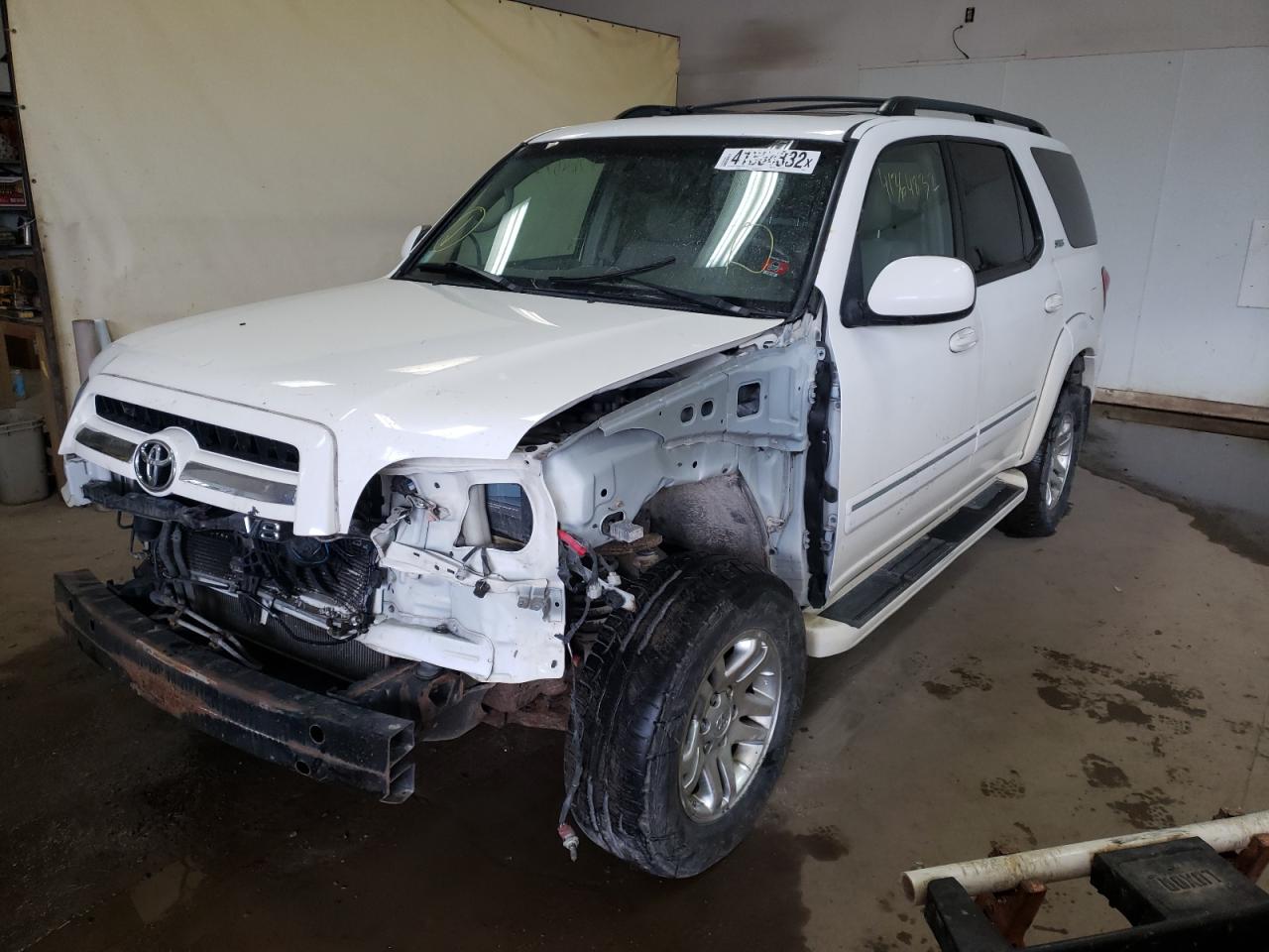 Photo 2 from auction – 2005 TOYOTA SEQOUIA with VIN 5TDBT44A45S236844