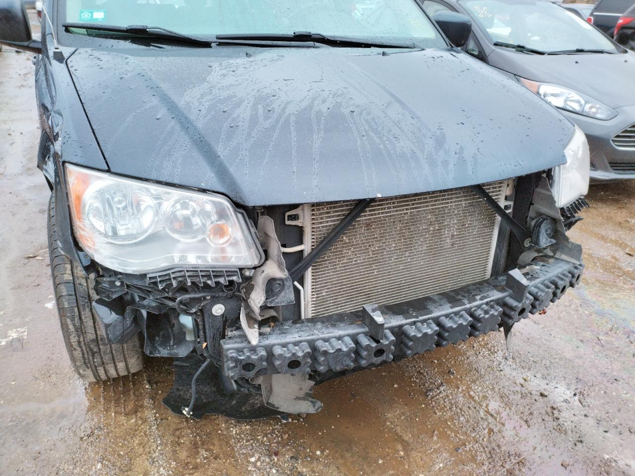 Photo 9 from auction – 2013 CHRYSLER TOWN & COU with VIN 2C4RC1BG2DR803239